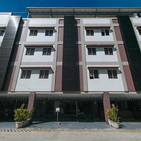Reddoorz @ Leoncia Apartelle 曼达维市 外观 照片