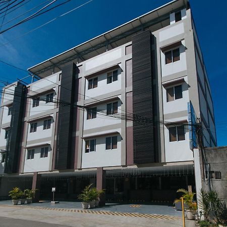 Reddoorz @ Leoncia Apartelle 曼达维市 外观 照片