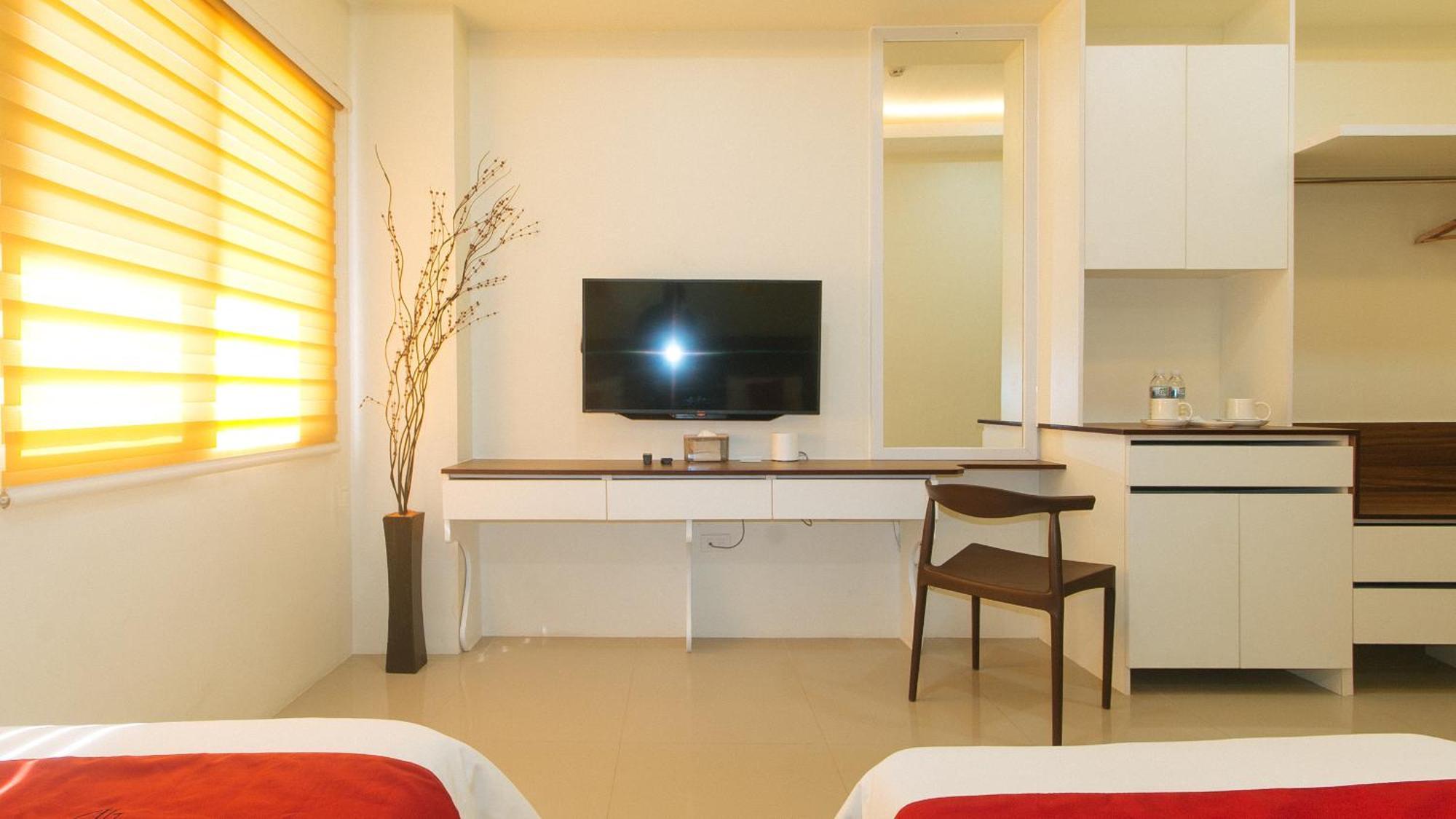 Reddoorz @ Leoncia Apartelle 曼达维市 外观 照片